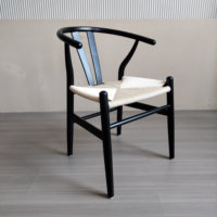 Chaise en bois noire personnalisée pour événements, mariages, avec accoudoirs en bois