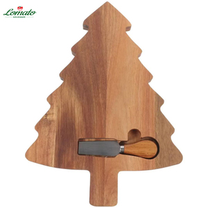 Tabla de cortar con forma de árbol de Navidad y logotipo personalizado al por mayor, tabla de charcutería de <span class=keywords><strong>Acacia</strong></span> popular con juego de cuchillos para fiestas en casa - Product Image 1