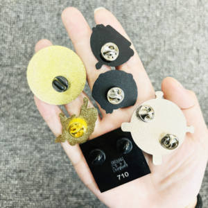 Мягкие жесткие Значки для одежды - Product Image 2