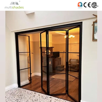 Porte pliante de luxe MULTISHADES pour villa, transformant les espaces avec un design minimaliste et contemporain
