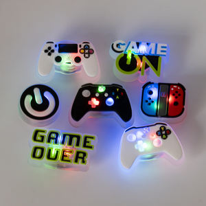 Abalorios de Anime para videojuegos personalizados con luz LED, bonitos videojuegos de dibujos animados, decoración de zapatos de PVC, abalorios, suministro de fábrica a granel - Product Image 2