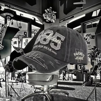 Cappellino da Baseball Personalizzato con Ricamo 3D Patchwork, Stampa Disegnata a Mano, Denim Lavato Effetto Invecchiato, Cuciture Vintage, Stile Becco d'Anatra, Vibe Hip-Hop