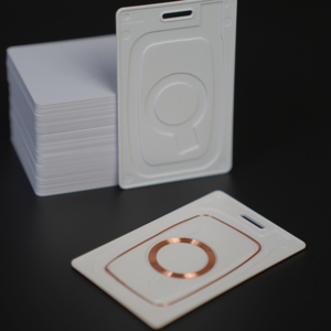 บัตรพีวีซีหนา พื้นผิวเรียบ แข็งแรง ทนทาน สำหรับพิมพ์ข้อมูล - Product Image 1