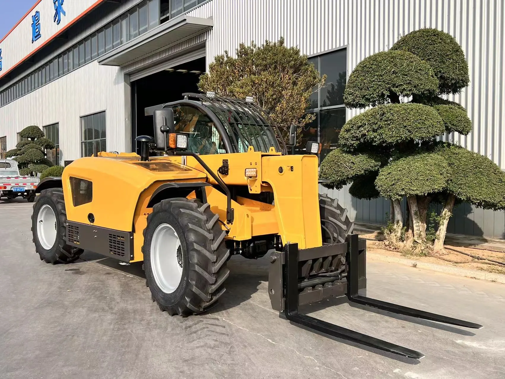 3 Ton Hydrostatic 4X4 Telescopic Boom Forklift For Sale