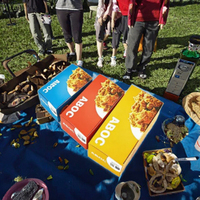 Boîte à poulet frit personnalisée en papier alimentaire recyclable avec finition mate et gaufrage, design à pliages
