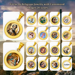 GIVELUCK Medaglia di San Pietro in Acciaio Inox con Resina, Ciondolo Cristiano Personalizzabile con Logo Inciso, Collana Placcata Oro 18K - Product Image 5