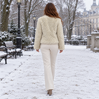 Veste en fourrure douce zippée sans col avec fermeture éclair intégrale et poches fendues, finitions argentées, style urbain automne-hiver (OEM)