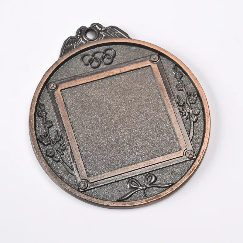 Medalha de metal para artesanato com desenho gratuito por atacado Medalhas de Esgrima antigas personalizadas vintage com desenho 3D