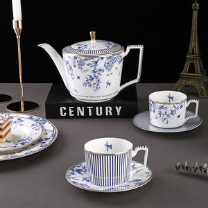 Service à thé chinois en porcelaine avec motif floral bleu et blanc, comprenant tasses, pour l'heure du thé, en céramique, avec coffret cadeau - Product Image 3