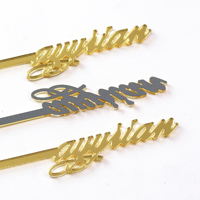 Agitateurs de boisson avec nom personnalisé en acrylique doré Calligraphie moderne personnalisée Stir Swizzle Stick Bar Fête de mariage Naissance