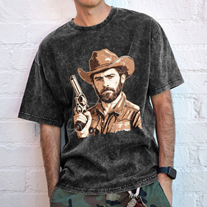T-shirt <span class=keywords><strong>Homme</strong></span> Vintage Oversize Imprimé Cowboy et Revolver, Effet Délavé, Style Streetwear, Personnalisable (POD), Vente en Gros, Stock USA - Product Image 1
