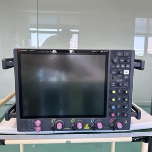 Oscilloscope Keysight UXR0334B de la série Infiniium UXR : 33 GHz, 4 canaux - Product Image 1