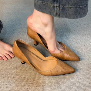 Chaussures Classiques Personnalisées pour Femmes Printemps 2025 – Escarpins en Cuir Véritable de Haute Qualité, Design Tendance, Chaussures de Bureau à Talons Mi-Hauts pour Dames - Product Image 1