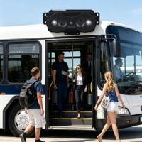 Caméra de comptage de passagers pour bus AI : Système fiable de comptage de personnes pour la surveillance du flux de passagers et le comptage automatique