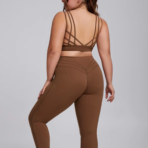 Conjunto Deportivo de Dos Piezas para Yoga, Leggings y Body Moldeador Brillante de Tela Ligera y Delgada sin Costuras, Tallas Grandes - Product Image 1