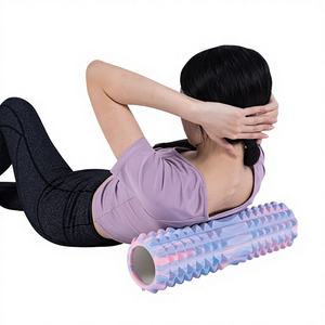 Rouleau de massage double zone avec poignée – Points texturés en relief pour relaxation musculaire profonde, léger (0,2 kg), noyau en EVA/PVC, idéal pour le <span class=keywords><strong>yoga</strong></span> - Product Image 6