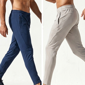 กางเกงวอร์มผู้ชายพรีเมียมคุณภาพสูง ผลิตจากโพลีเอสเตอร์ผสมสแปนเด็กซ์ ทรงสลิมฟิต ขาเรียว เหมาะสำหรับออกกำลังกาย ฟิตเนส วิ่ง และเล่นกีฬา - Product Image 2