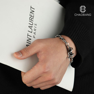 Bracciale da uomo in acciaio inossidabile anti-ossidazione - Catena delicata con ciondolo quadrato in zircone, gioiello impermeabile - Product Image 2