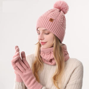 <span class=keywords><strong>Bonnet</strong></span> tricoté de couleur unie personnalisé avec gants et écharpe <span class=keywords><strong>Ensemble</strong></span> d'extérieur trois pièces pour femmes résistant au froid et chaud pour l'hiver - Product Image 5