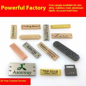 Hand genähtes Bekleidungs zubehör aus Zink legierung Gestanzte Metall-Typenschild-Tags mit Logo-Gravur technik für Socken, die Buchstaben schnitzen - Product Image 2