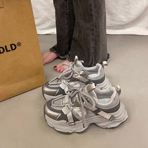 Chaussures de sport respirantes en maille pour femme, style printemps, décontractées, à lacets, semelle épaisse, non imprimées, rehaussantes, excellentes - Product Image 4