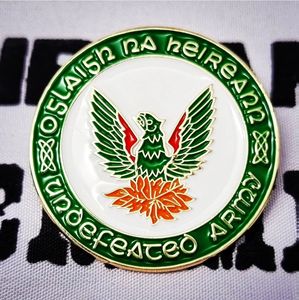 Pin de solapa personalizado al por mayor barato de fábrica Oglaigh Na hEireann Pin de las Fuerzas Armadas invictas Pin de esmalte rebelde republicano irlandés - Product Image 2
