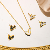 Collier Cœur de Luxe en Acier Inoxydable avec Coquille Noire et Blanche, Chaîne de Clavicule en Forme de Cœur, Ensemble Collier et Boucles d'Oreilles