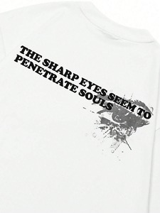 T-shirt blanc avec imprimé œil-rétro sur le dos, unisexe, personnalisable. F10 - Product Image 4