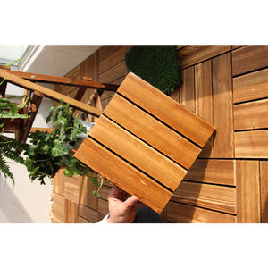 Dalles de terrasse en bois carbonisé imperméables pour extérieur, dalles de terrasse en WPC à emboîtement, sol à 4 lattes - Product Image 1