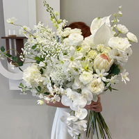 Fleurs artificielles en gros de la série blanche, matériaux floraux réalistes au toucher pour arrangements, décors de fond et arches de mariage