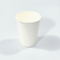 Le logo 12oz a imprimé les doubles tasses jetables de boissons de café de papier peint avec des couvercles