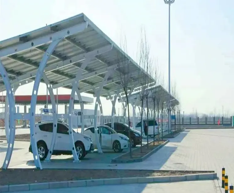 Solarstromgenerator winddichtes Parkplatzschuppen im Freien Elektrofahrzeug-Schuppen Stahlstruktur Vordach Photovoltaik-Autoschuppen