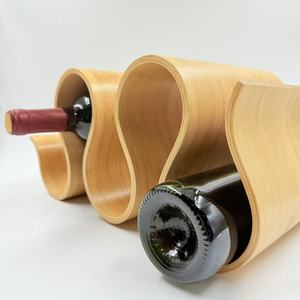 Estante para vinos de bambú en forma de corazón, moderno y sostenible, para exhibir en el hogar, bar o fiestas. - Product Image 1
