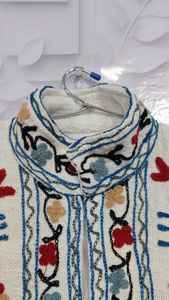 Veste longue en tissu Suzani tie-dye, attrayante, brodée à la main, pour femmes, style bohème, gypsy, festival, printemps. - Product Image 3