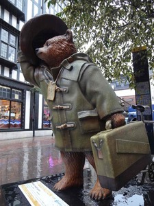 Nouveauté 2024, statue d'animal en métal décorée pour le jardin, sculpture d'ours <span class=keywords><strong>Paddington</strong></span> assis en bronze - Product Image 5