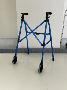 ง่ายต่อการพับและเดินทางวอล์คเกอร์: กรอบอลูมิเนียม, ที่จับสบาย, ล้อหน้า5 ", ขนาดกะทัดรัดสำหรับการจัดเก็บและการขนส่ง - Product Image 6