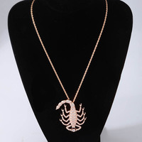 Collier Pendentif Scorpion Personnalisé Sertie de Strass Chaîne Cordon Bijoux Hip Hop Fabricant OEM ODM Personnalisé