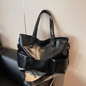 Sac à bandoulière en cuir de haute qualité pour femme, tendance et personnalisable, best-seller - Product Image 4