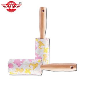 حار بيع 10 سنتيمتر مقبض خشبي الشعر الحيوانات الأليفة عجلة صغيرة لإزالة الوبر s خشبية عجلة صغيرة لإزالة الوبر مع ورق لاصق ونظيفة غطاء - Product Image 2