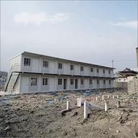 Maisons conteneurs à deux étages utilisées en rangées, produites par des usines chinoises