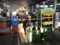 Machine automatique de fabrication de balles de tennis pour balles de tennis Machine de vulcanisation du caoutchouc Presse hydraulique en caoutchouc pour balles de tennis