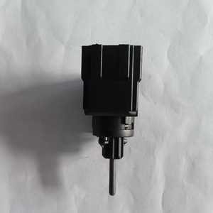 Interruptor de luz de freno 3B0945511C para Audi A3 A6 Volkswagen Golf Passat - Product Image 5