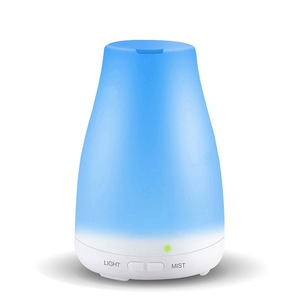 Diffuseur d'huiles essentielles blanc Yx108, humidificateur ultrasonique de 120ml avec lumière LED pour usage domestique - Product Image 4