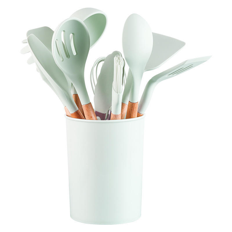 11-piece set with bucket