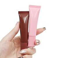 Gloss à lèvres végétalien longue tenue de haute qualité avec logo personnalisé, brillant, pigmenté, en tube souple, repulpant aux peptides, idéal pour l'été, fabrication OEM