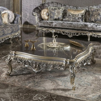 Canapé classique de luxe doré, style baroque turc, capitonné en satin, avec structure sculptée en argent, pour mobilier d'hôtel de luxe