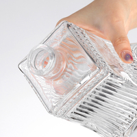 Bouteille en verre épais cannelé avec bouchon en liège pour la vodka, le gin, le rhum, la tequila, le whisky, le brandy, les spiritueux