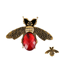 Abeille en alliage de zinc rayée avec ailes dorées pour sandales de jardin perforées et attaches de chaîne pour cache-poussière de téléphone