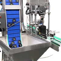 Machine de capsulage à vis industrielle robuste en acier inoxydable à trois mâchoires pour seaux d'urée, fûts d'huile et conteneurs d'engrais