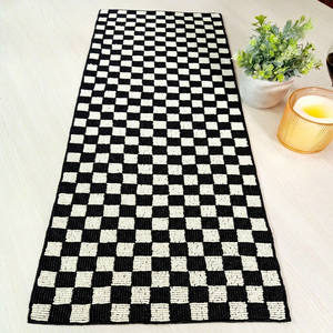 Chemin de table rectangulaire moderne en tissu à motif damier, antidérapant, noir et blanc, pour la décoration de la salle à manger à la maison - Product Image 1